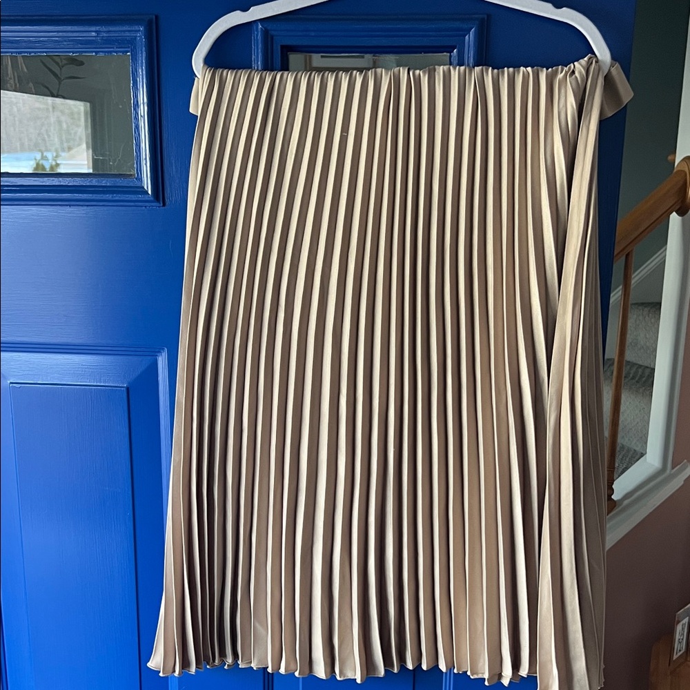 H&M Beige Pleated Midi Skirt